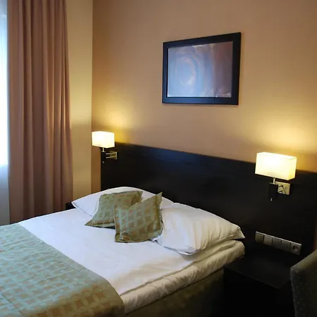 Topaz Centrum 3* Poznan