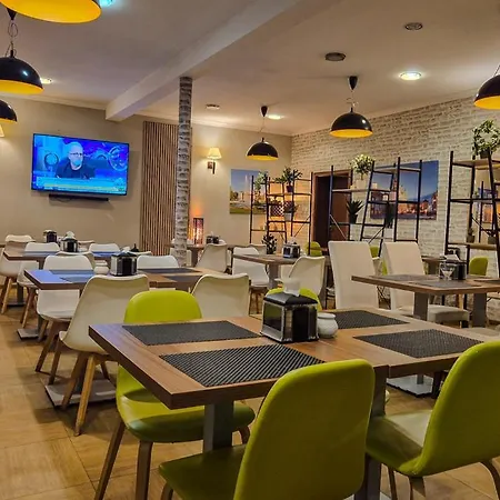 Topaz Centrum Готель